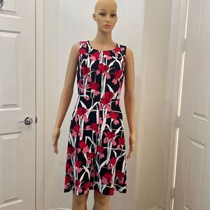 Liz Claiborne Dress Size Small Scoop Neck Short Sleeve Slimming A Line Floral